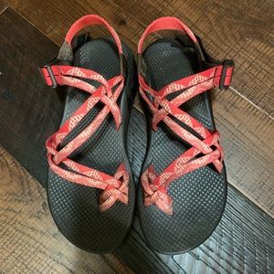 Size 9 women’s chacos